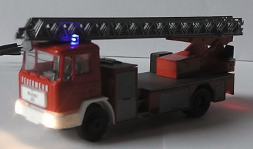 Feuerwehrfahrzeug (2)