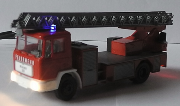 Feuerwehrfahrzeug (2)