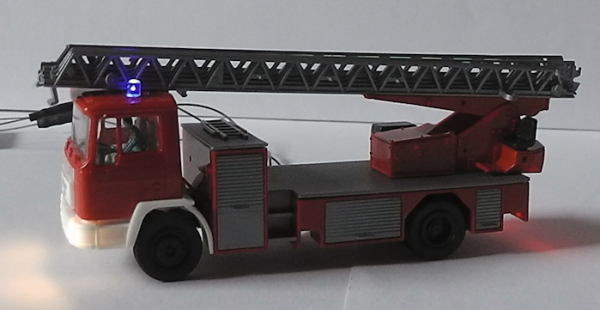 Feuerwehrfahrzeug (2)